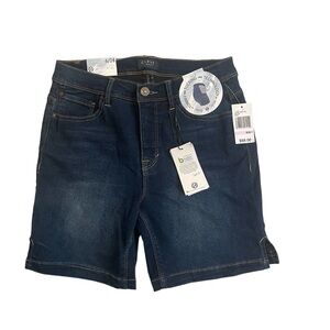 Curve Appeal Bermuda Shorts With Tummy Tucking Technology, Size 6/28